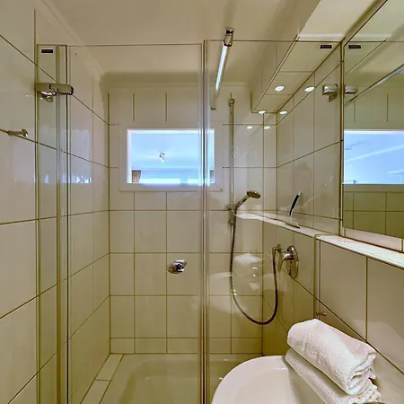 Metropol, Whg 7, Seeseite 1og *