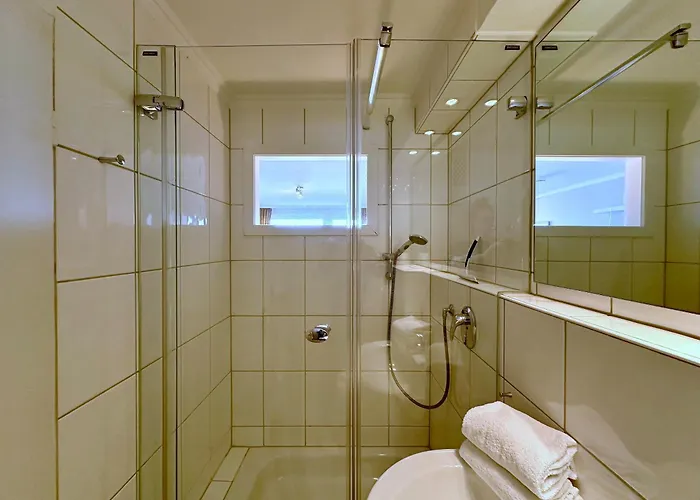 Metropol, Whg 7, Seeseite 1og *